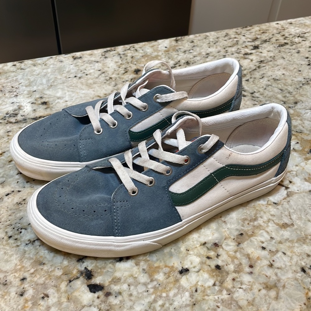 Vans - Picture 3 of 5